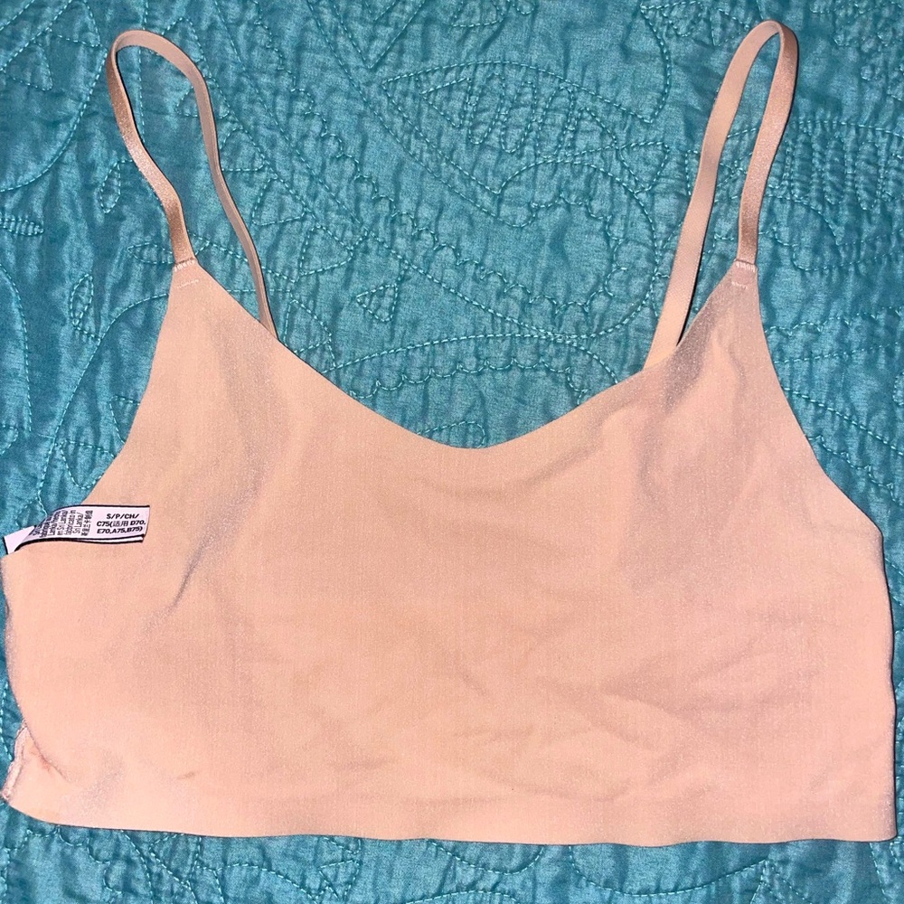 Victoria’s Secret laced back bralette